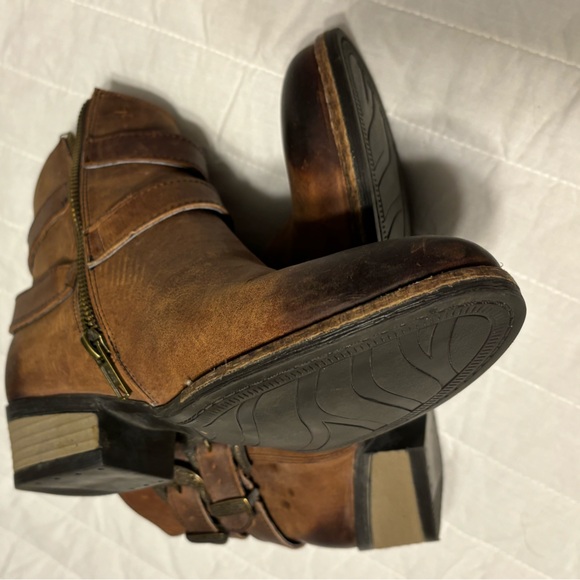 WOMENS STERLING RIVER CASUAL BROWN SHORT BOOTS SIZE 7 Zipper and buckle EUC - Picture 11 of 16